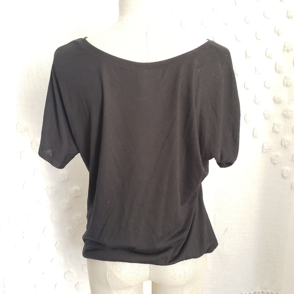 Skull & Rose's t-shirt - Picture 5 of 7